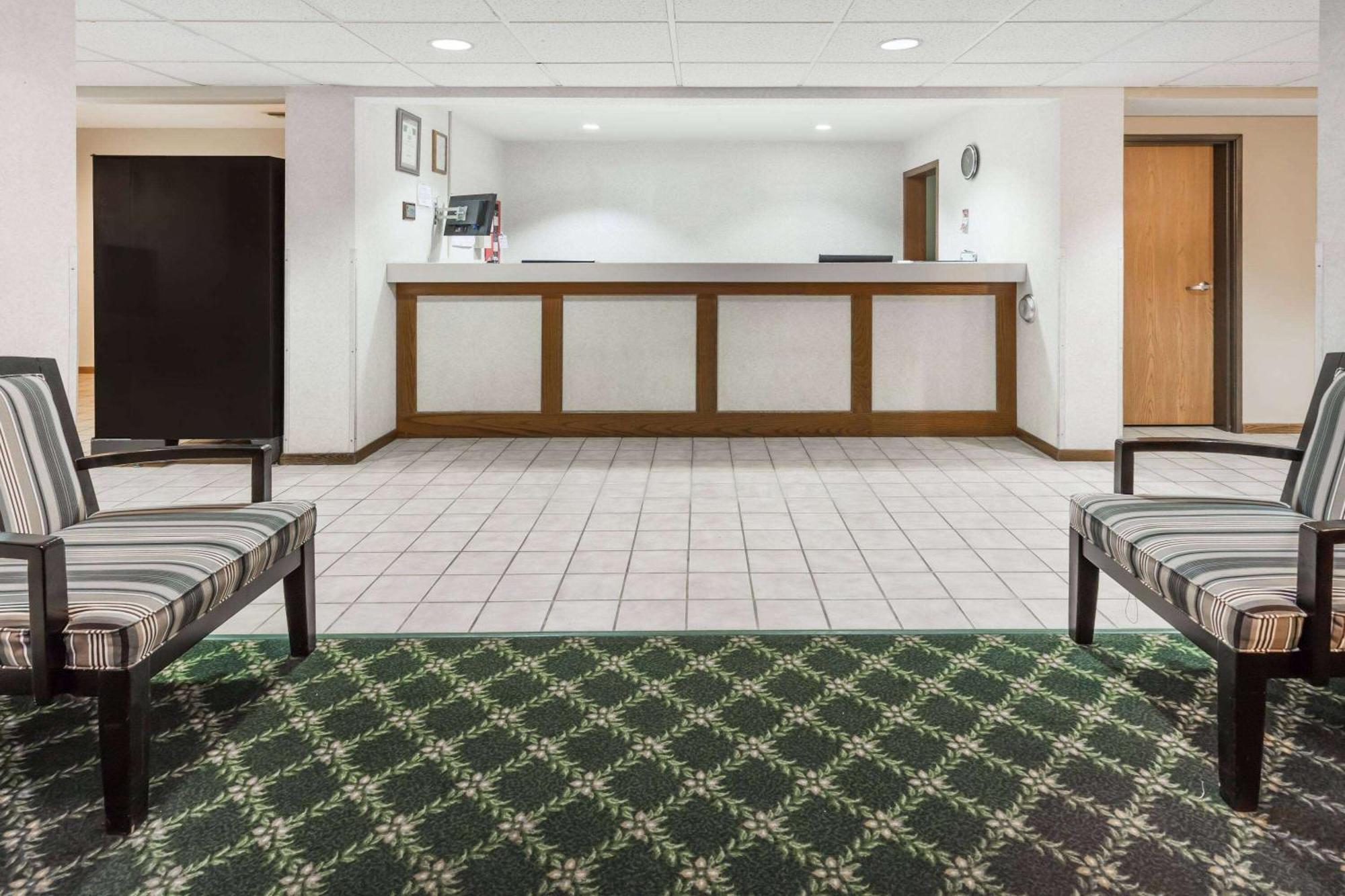 Americinn By Wyndham Columbus Wisconsin Εξωτερικό φωτογραφία