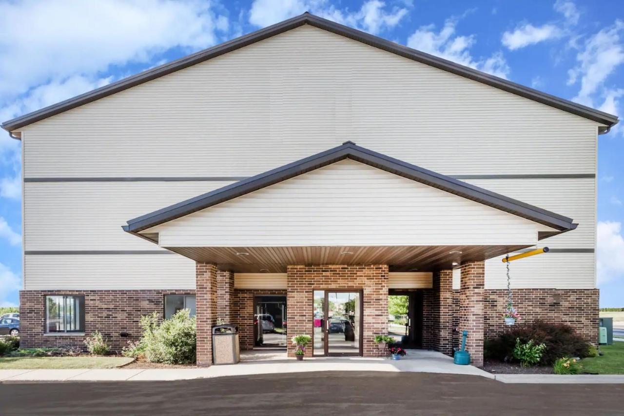 Americinn By Wyndham Columbus Wisconsin Εξωτερικό φωτογραφία