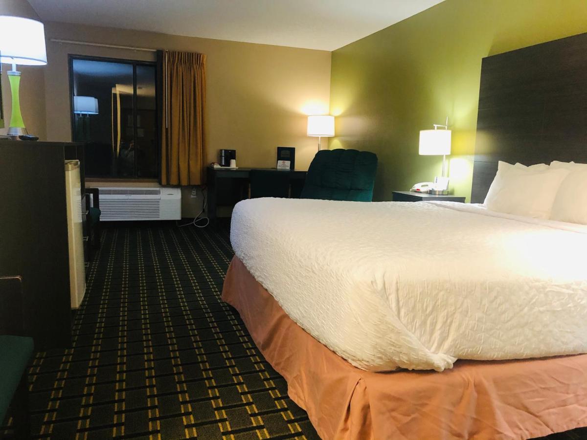 Americinn By Wyndham Columbus Wisconsin Εξωτερικό φωτογραφία