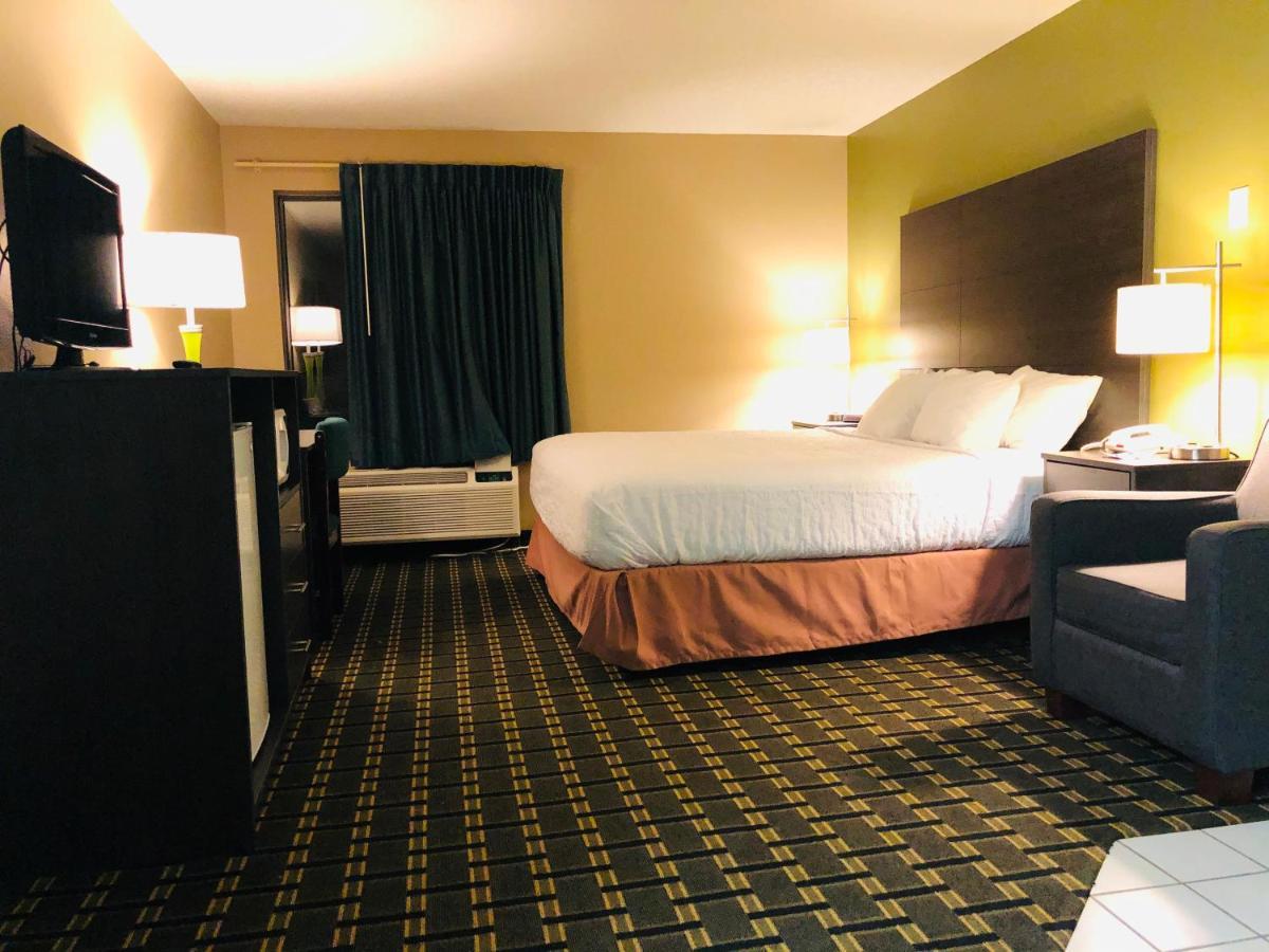 Americinn By Wyndham Columbus Wisconsin Εξωτερικό φωτογραφία