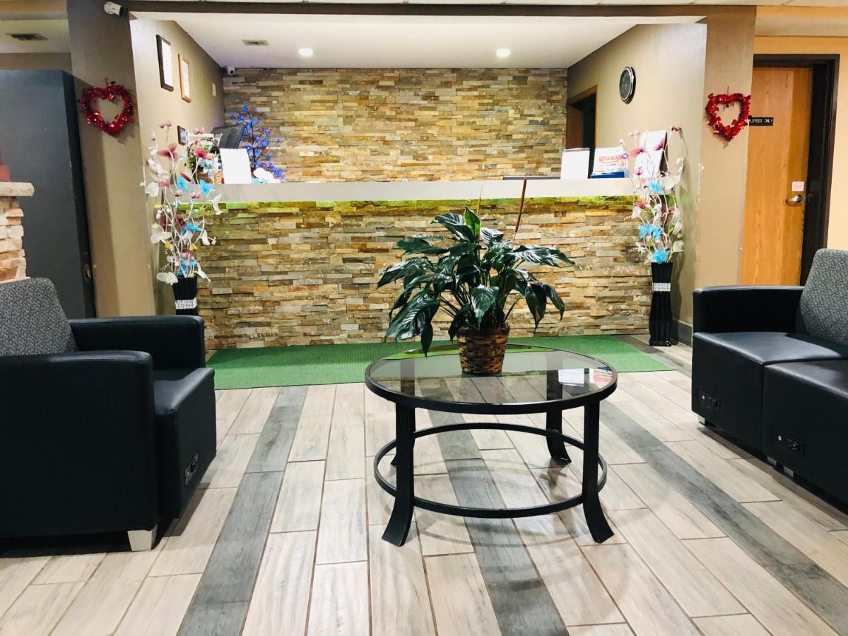 Americinn By Wyndham Columbus Wisconsin Εξωτερικό φωτογραφία